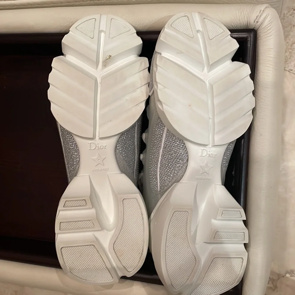 Authentic Dior women sneakers size 37 brand new wore them for 1h at home! - Picture 4 of 5
